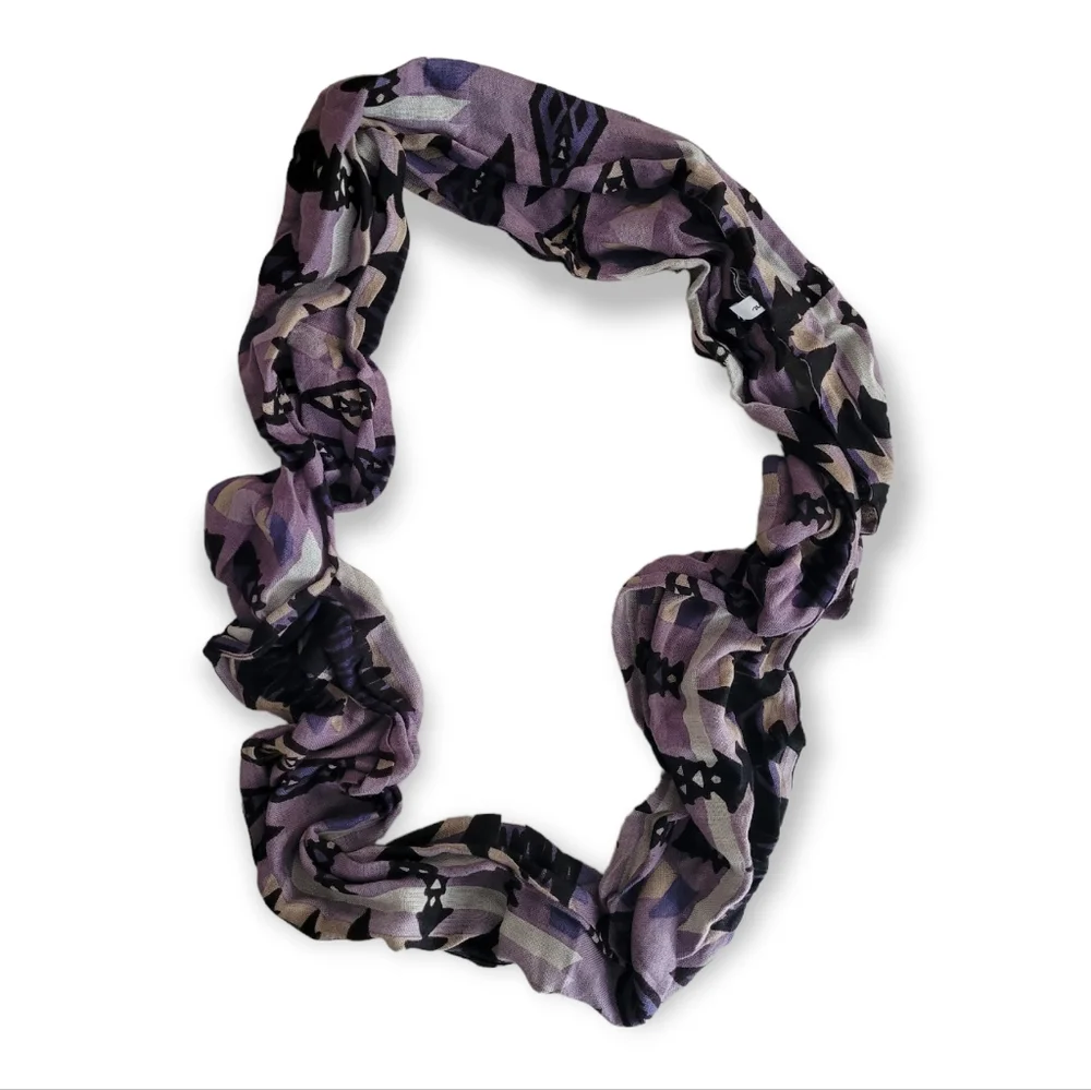 Anna & Ava‎ Southwestern Print Infinity Scarf